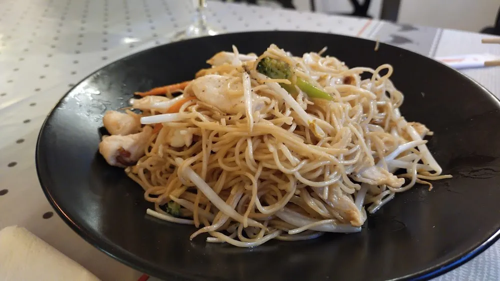 Nouilles Sautées Au Poulet